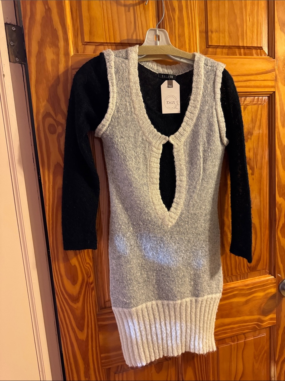 TALLIA Beige V Neck Layered Knit Sweater with Black Sleeves